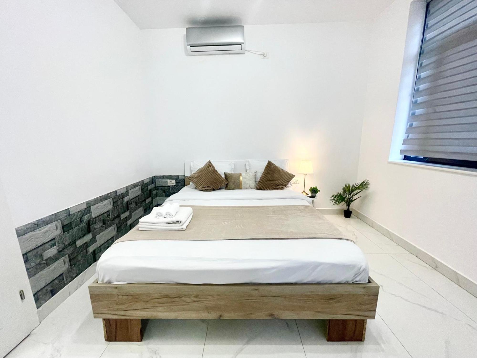 Appartamento Bliss 2 Bucarest Esterno foto