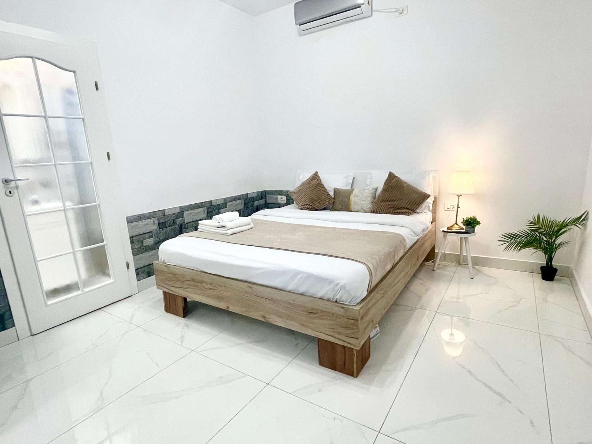 Appartamento Bliss 2 Bucarest Esterno foto